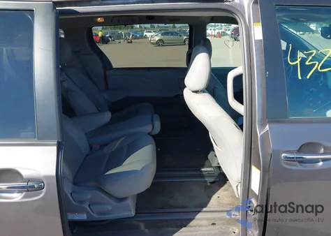 2017 Toyota Sienna Xle 8 Passenger from USA, damaged, VIN 5TDYZ3DCXHS856171